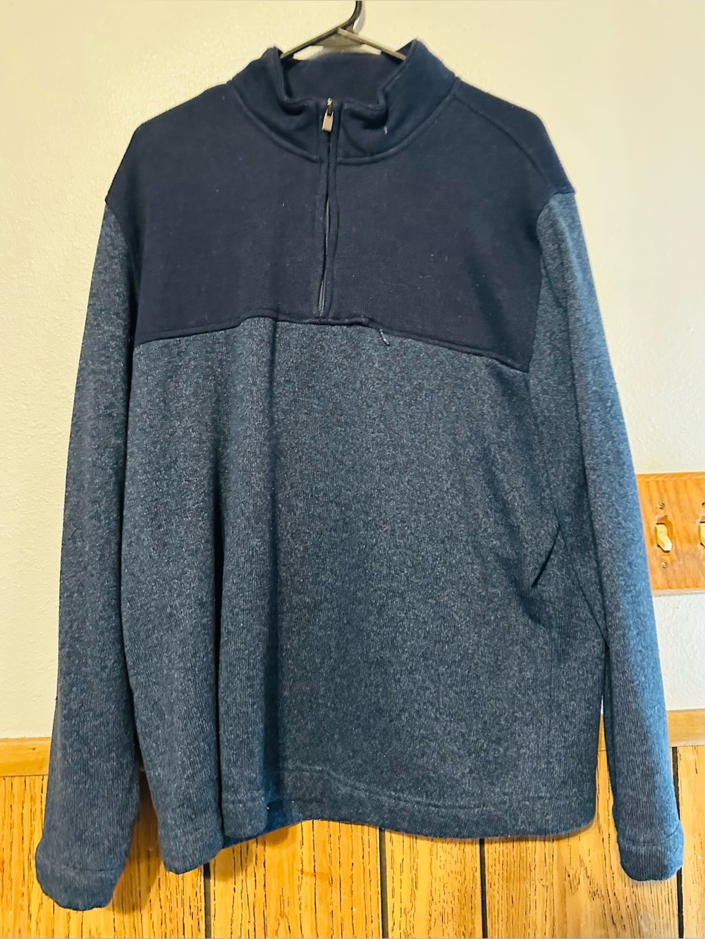 Van Heusen Men's size XXL Two-Tone Quarter-Zip Sweater
